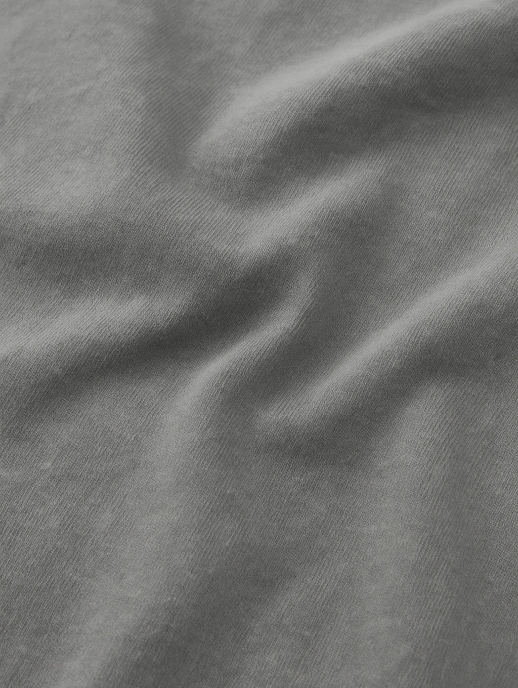Heavyweight cotton texture of Ash Grey vintage t-shirt by Zarvion – soft and garment-dyed fabric