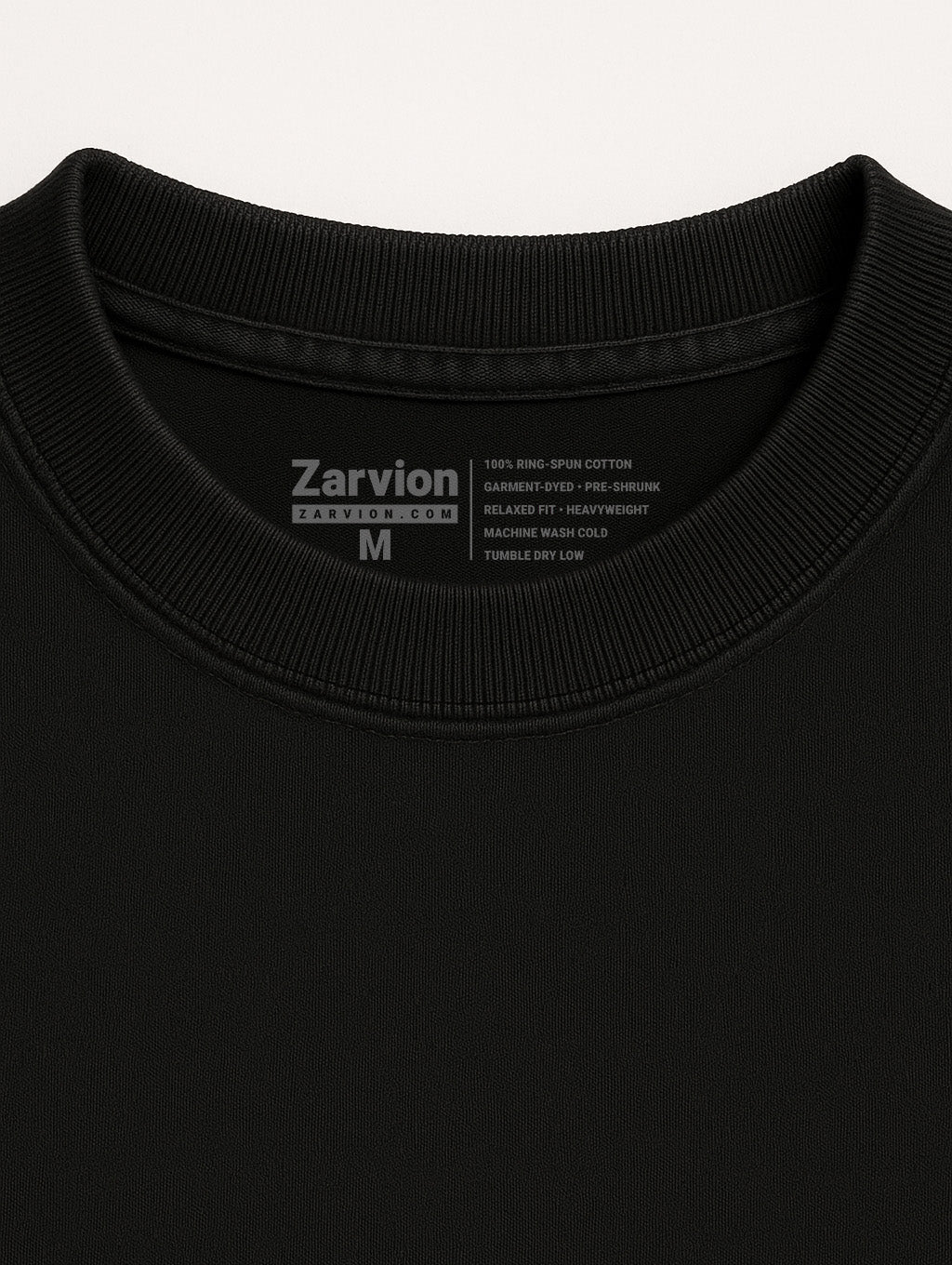Zarvion men's vintage t-shirt in Black – ribbed collar close-up with double-needle stitching